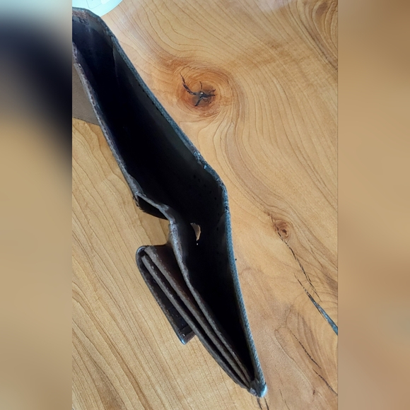 BURBERRY NOVA CHECK TRI-FOLD WALLET - Picture 10 of 11